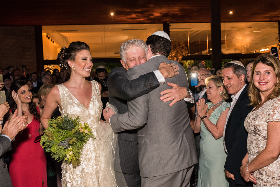 Casamento-judaico-chupá-mazal-tov-fotografo-de-casamento-judaico-fotografo-de-casamento-rio-de-janeiro-cerimonia-de-casamento-judaico-religiao-judaica-cohen-cerimonial-galeria-jardim-sitio-meio-do-mato-kipá-clara-sampaio-fotografia-casamento-de-dia-casamento-judeu-sinagoga-torá