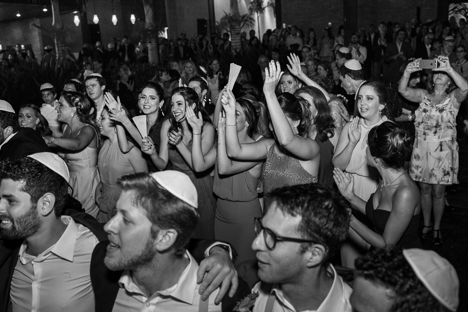 Casamento-judaico-chupá-mazal-tov-fotografo-de-casamento-judaico-fotografo-de-casamento-rio-de-janeiro-cerimonia-de-casamento-judaico-religiao-judaica-cohen-cerimonial-galeria-jardim-sitio-meio-do-mato-kipá-clara-sampaio-fotografia-casamento-de-dia-casamento-judeu-sinagoga-torá