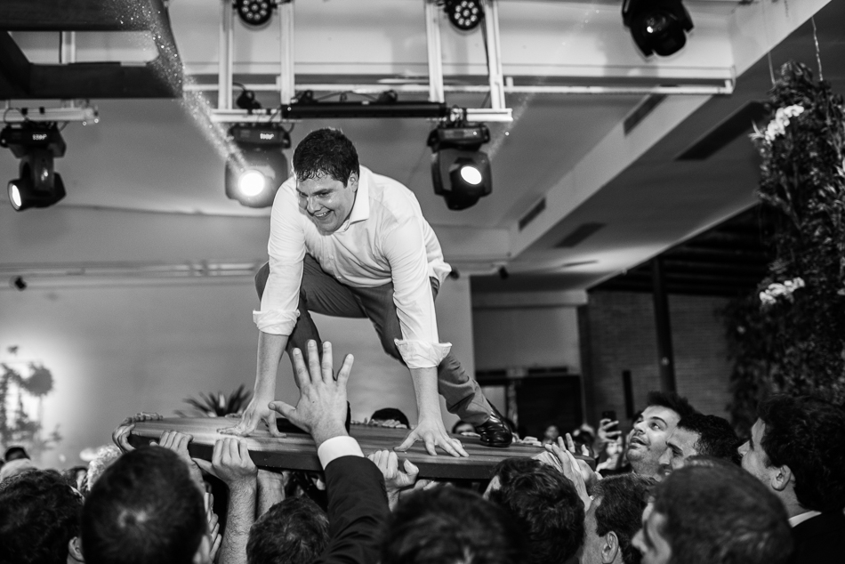 Casamento-judaico-chupá-mazal-tov-fotografo-de-casamento-judaico-fotografo-de-casamento-rio-de-janeiro-cerimonia-de-casamento-judaico-religiao-judaica-cohen-cerimonial-galeria-jardim-sitio-meio-do-mato-kipá-clara-sampaio-fotografia-casamento-de-dia-casamento-judeu-sinagoga-torá