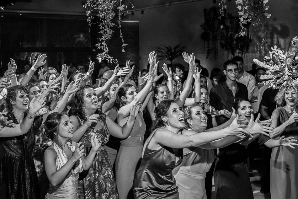 Casamento-judaico-chupá-mazal-tov-fotografo-de-casamento-judaico-fotografo-de-casamento-rio-de-janeiro-cerimonia-de-casamento-judaico-religiao-judaica-cohen-cerimonial-galeria-jardim-sitio-meio-do-mato-kipá-clara-sampaio-fotografia-casamento-de-dia-casamento-judeu-sinagoga-torá