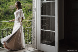 Destination wedding, casando de dia, casamento criativo, destination wedding Brazil, destination wedding rio de Janeiro, vestido de noiva, decoração casamento de dia, maquiagem de casamento, sapato de noiva, casando no solar real, Clara Sampaio Fotografia