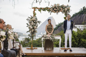 Destination wedding, casando de dia, casamento criativo, destination wedding Brazil, destination wedding rio de Janeiro, vestido de noiva, decoração casamento de dia, maquiagem de casamento, sapato de noiva, casando no solar real, Clara Sampaio Fotografia