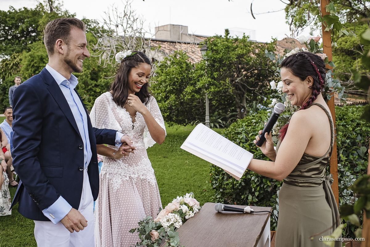 Destination wedding, casando de dia, casamento criativo, destination wedding Brazil, destination wedding rio de Janeiro, vestido de noiva, decoração casamento de dia, maquiagem de casamento, sapato de noiva, casando no solar real, Clara Sampaio Fotografia