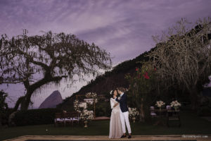 Destination wedding, casando de dia, casamento criativo, destination wedding Brazil, destination wedding rio de Janeiro, vestido de noiva, decoração casamento de dia, maquiagem de casamento, sapato de noiva, casando no solar real, Clara Sampaio Fotografia