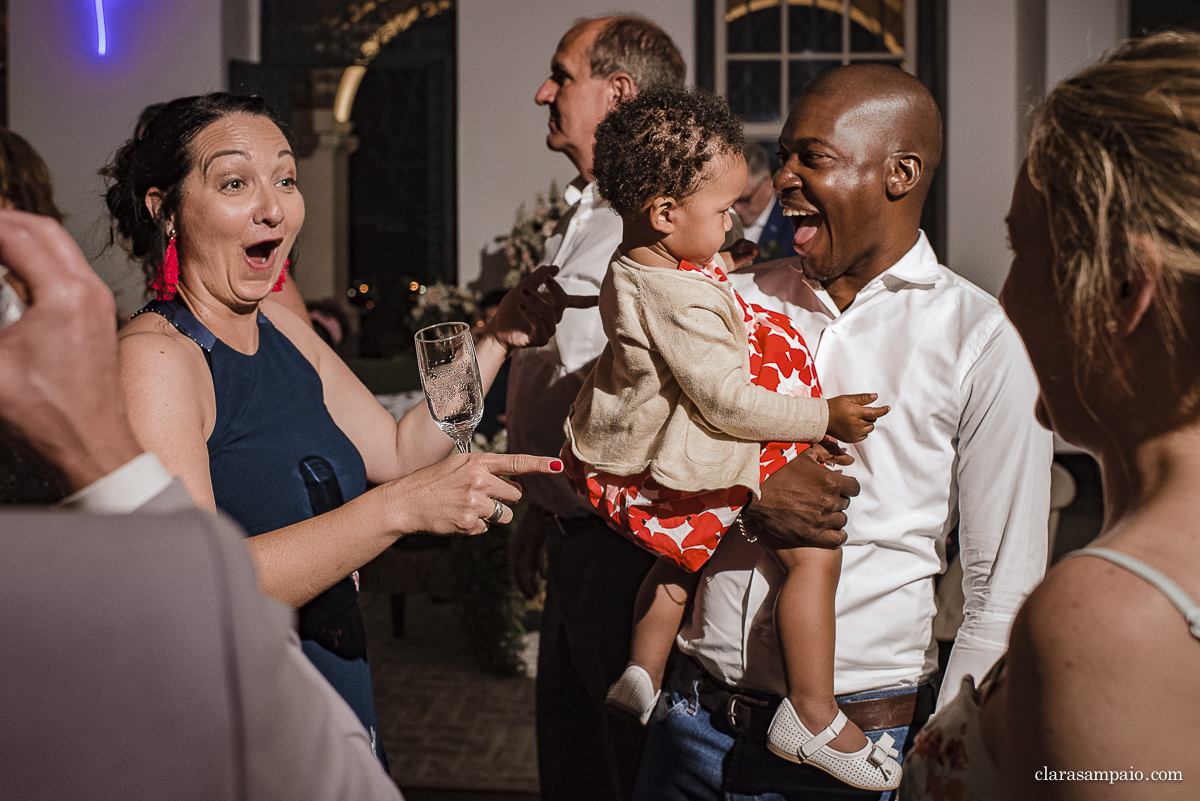 Destination wedding, casando de dia, casamento criativo, destination wedding Brazil, destination wedding rio de Janeiro, vestido de noiva, decoração casamento de dia, maquiagem de casamento, sapato de noiva, casando no solar real, Clara Sampaio Fotografia