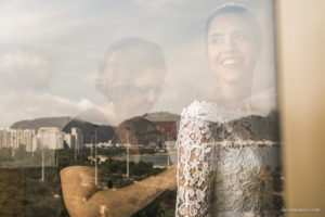 Casamento no mosteiro de São Bento, casamento criativo, melhor fotógrafo de casamento rio de janeiro, fotógrafo de casamento rj, casamento católico, vestido de noiva, making of no hotel novo mundo, clara Sampaio fotografia