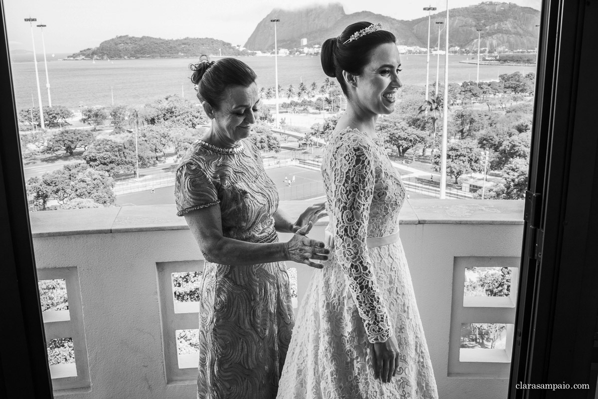 Casamento no mosteiro de São Bento, casamento criativo, melhor fotógrafo de casamento rio de janeiro, fotógrafo de casamento rj, casamento católico, vestido de noiva, making of no hotel novo mundo, clara Sampaio fotografia