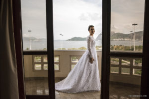 Casamento no mosteiro de São Bento, casamento criativo, melhor fotógrafo de casamento rio de janeiro, fotógrafo de casamento rj, casamento católico, vestido de noiva, making of no hotel novo mundo, clara Sampaio fotografia