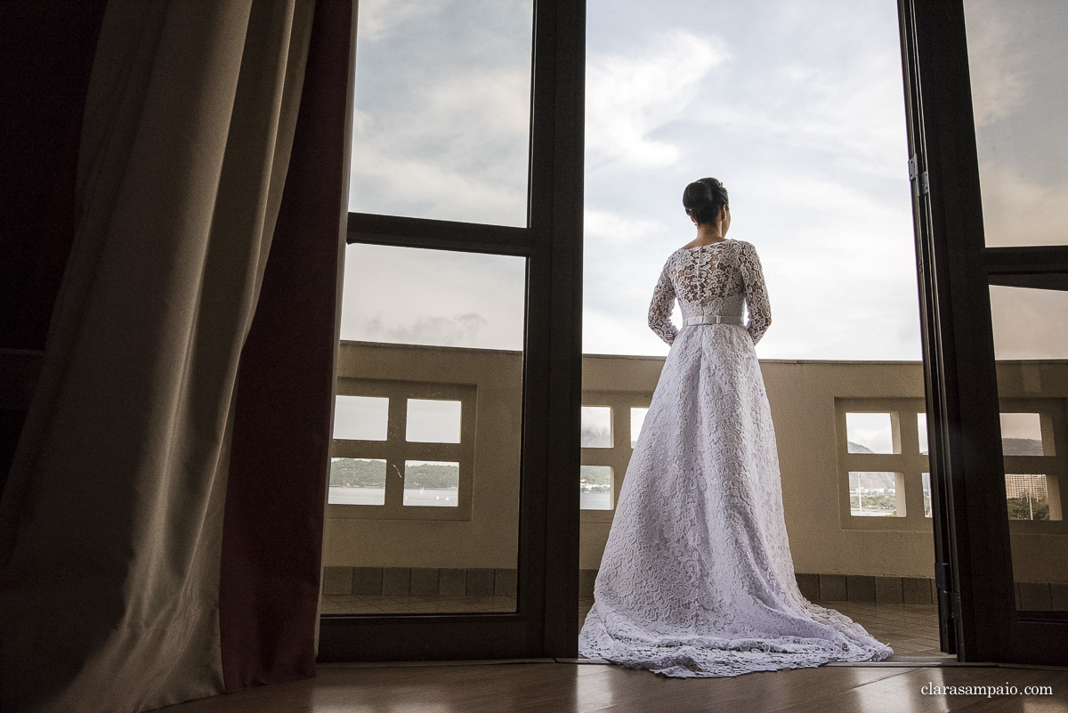 Casamento no mosteiro de São Bento, casamento criativo, melhor fotógrafo de casamento rio de janeiro, fotógrafo de casamento rj, casamento católico, vestido de noiva, making of no hotel novo mundo, clara Sampaio fotografia