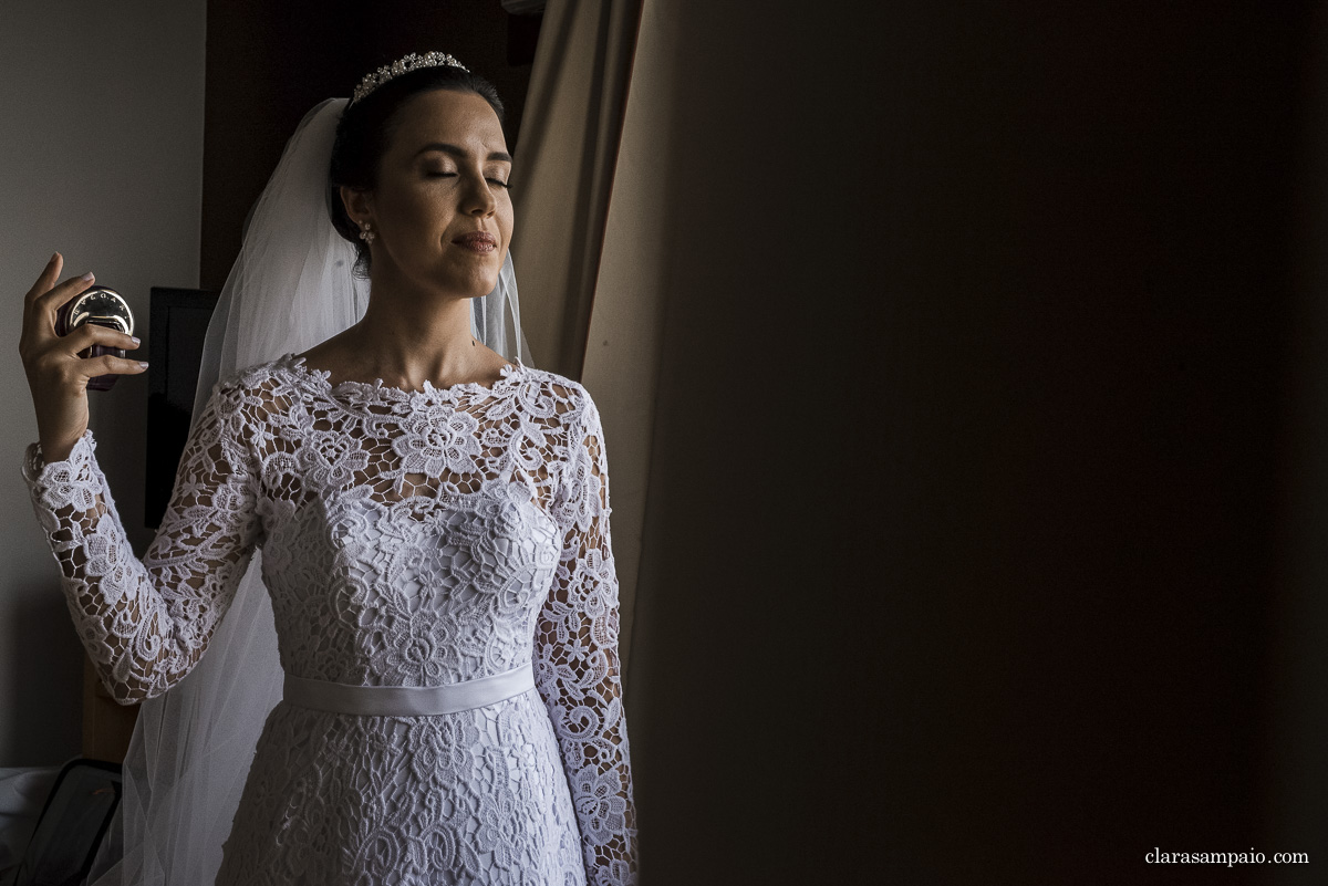 Casamento no mosteiro de São Bento, casamento criativo, melhor fotógrafo de casamento rio de janeiro, fotógrafo de casamento rj, casamento católico, vestido de noiva, making of no hotel novo mundo, clara Sampaio fotografia