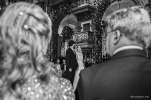 Casamento no mosteiro de São Bento, casamento criativo, melhor fotógrafo de casamento rio de janeiro, fotógrafo de casamento rj, casamento católico, vestido de noiva, making of no hotel novo mundo, clara Sampaio fotografia