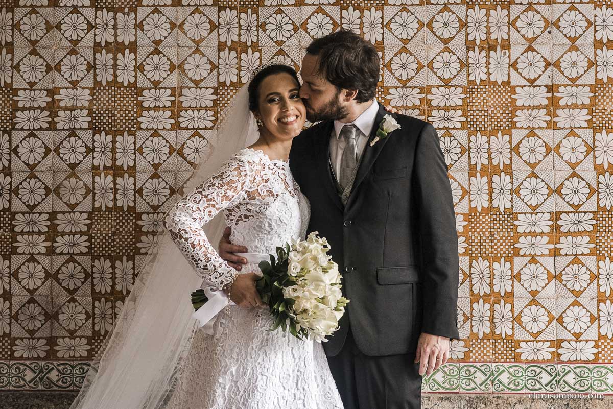 Casamento no mosteiro de São Bento, casamento criativo, melhor fotógrafo de casamento rio de janeiro, fotógrafo de casamento rj, casamento católico, vestido de noiva, making of no hotel novo mundo, clara Sampaio fotografia