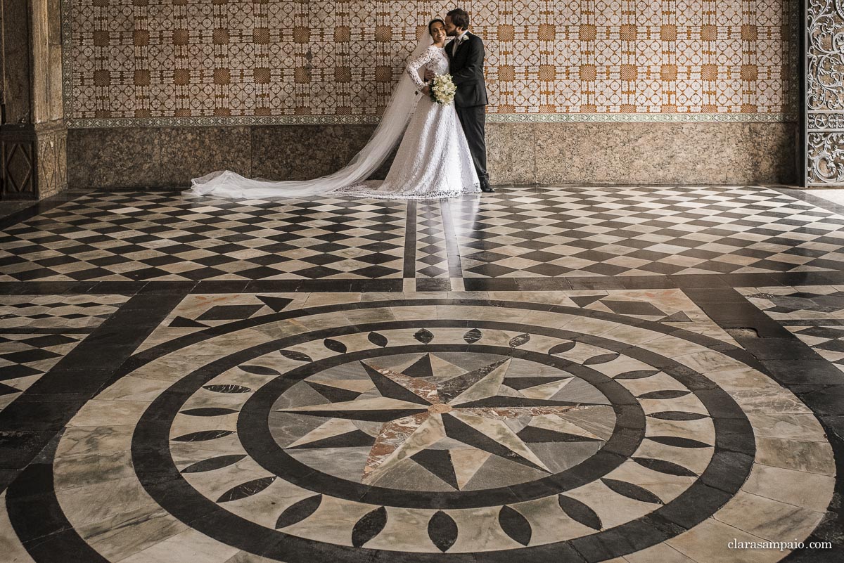 Casamento no mosteiro de São Bento, casamento criativo, melhor fotógrafo de casamento rio de janeiro, fotógrafo de casamento rj, casamento católico, vestido de noiva, making of no hotel novo mundo, clara Sampaio fotografia