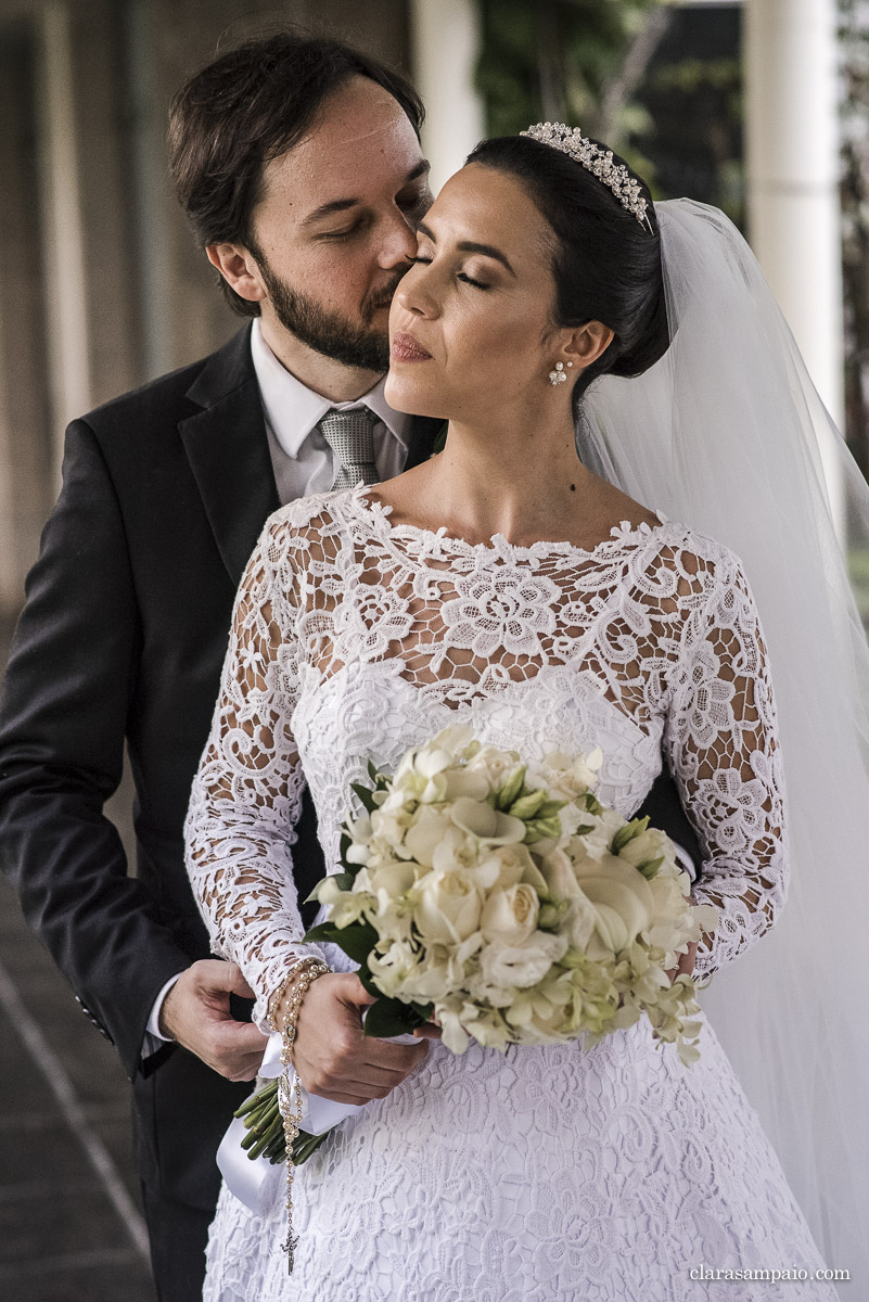 Casamento no mosteiro de São Bento, casamento criativo, melhor fotógrafo de casamento rio de janeiro, fotógrafo de casamento rj, casamento católico, vestido de noiva, making of no hotel novo mundo, clara Sampaio fotografia