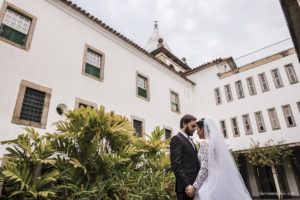 Casamento no mosteiro de São Bento, casamento criativo, melhor fotógrafo de casamento rio de janeiro, fotógrafo de casamento rj, casamento católico, vestido de noiva, making of no hotel novo mundo, clara Sampaio fotografia