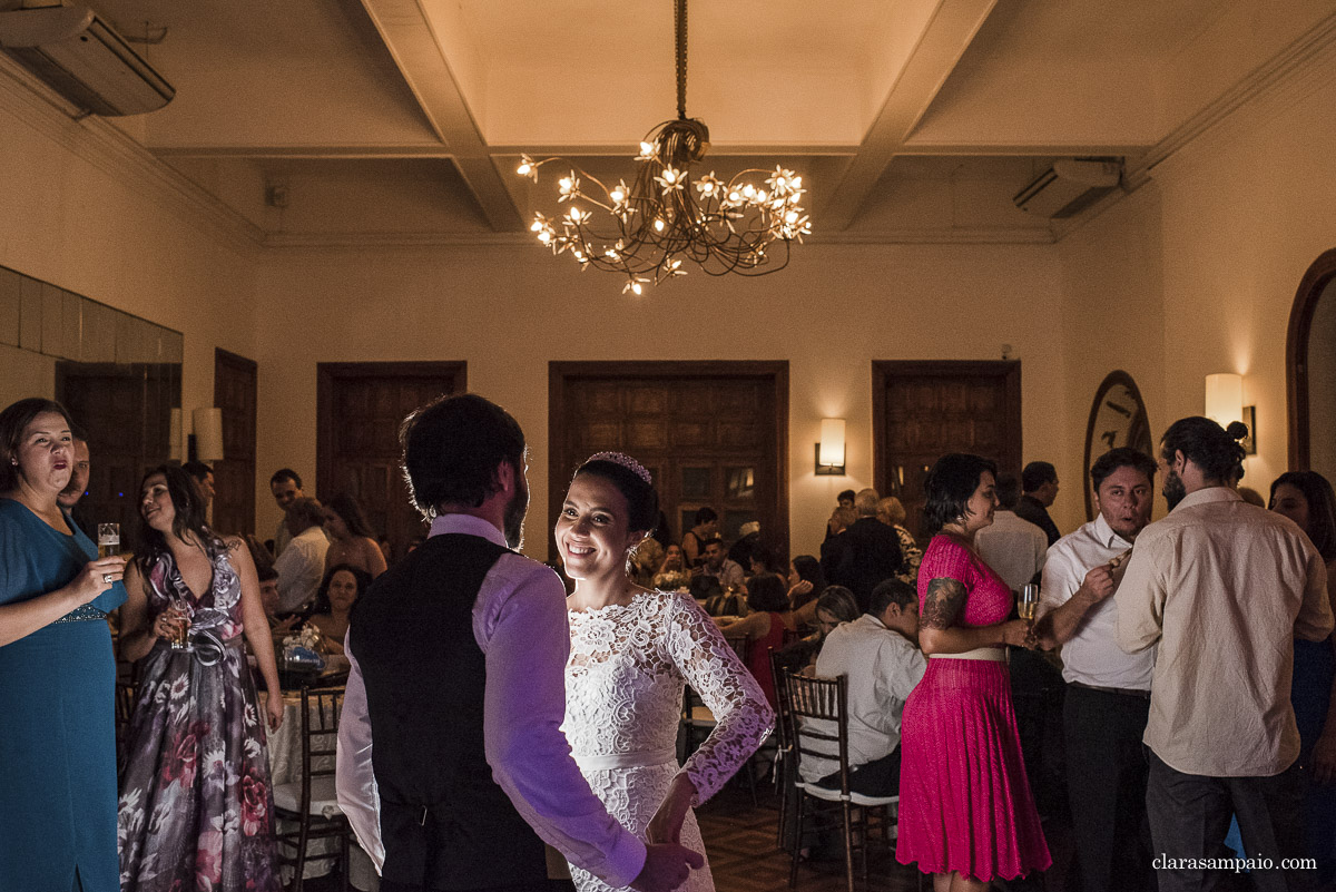 Casamento no mosteiro de São Bento, casamento criativo, melhor fotógrafo de casamento rio de janeiro, fotógrafo de casamento rj, casamento católico, vestido de noiva, making of no hotel novo mundo, clara Sampaio fotografia