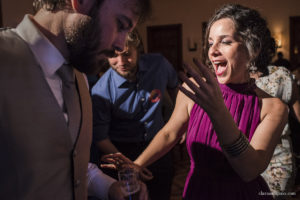 Casamento no mosteiro de São Bento, casamento criativo, melhor fotógrafo de casamento rio de janeiro, fotógrafo de casamento rj, casamento católico, vestido de noiva, making of no hotel novo mundo, clara Sampaio fotografia