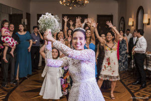 Casamento no mosteiro de São Bento, casamento criativo, melhor fotógrafo de casamento rio de janeiro, fotógrafo de casamento rj, casamento católico, vestido de noiva, making of no hotel novo mundo, clara Sampaio fotografia