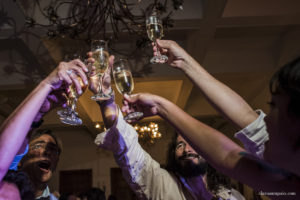 Casamento no mosteiro de São Bento, casamento criativo, melhor fotógrafo de casamento rio de janeiro, fotógrafo de casamento rj, casamento católico, vestido de noiva, making of no hotel novo mundo, clara Sampaio fotografia