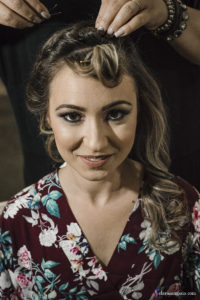 Casamento com banda de fanfarra, casamento criativo, casamento celebrado por amigos, vestido de noiva, decoração casamento de dia, maquiagem de casamento, sapato de noiva, casando no bosque da fazenda, Clara Sampaio Fotografia