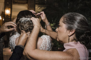 Casamento com banda de fanfarra, casamento criativo, casamento celebrado por amigos, vestido de noiva, decoração casamento de dia, maquiagem de casamento, sapato de noiva, casando no bosque da fazenda, Clara Sampaio Fotografia