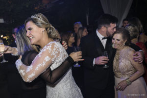 Casamento com atrações especiais, casamento com baile do Danny, casamento com bateria de escola de samba, melhor fotógrafo de casamento rio de janeiro, fotografia de casamento rio de janeiro, vestido de noiva, casando no Copacabana palace, clara Sampaio fotografia