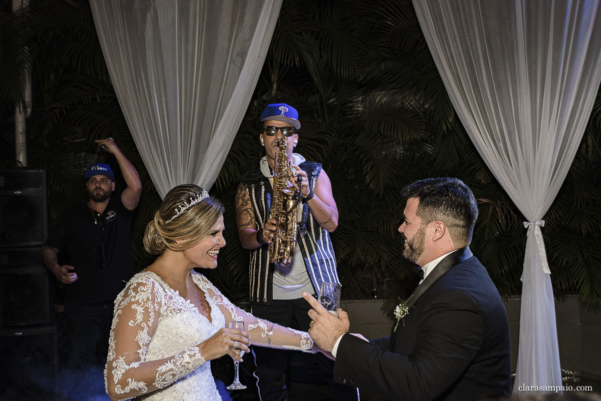 Casamento com atrações especiais, casamento com baile do Danny, casamento com bateria de escola de samba, melhor fotógrafo de casamento rio de janeiro, fotografia de casamento rio de janeiro, vestido de noiva, casando no Copacabana palace, clara Sampaio fotografia