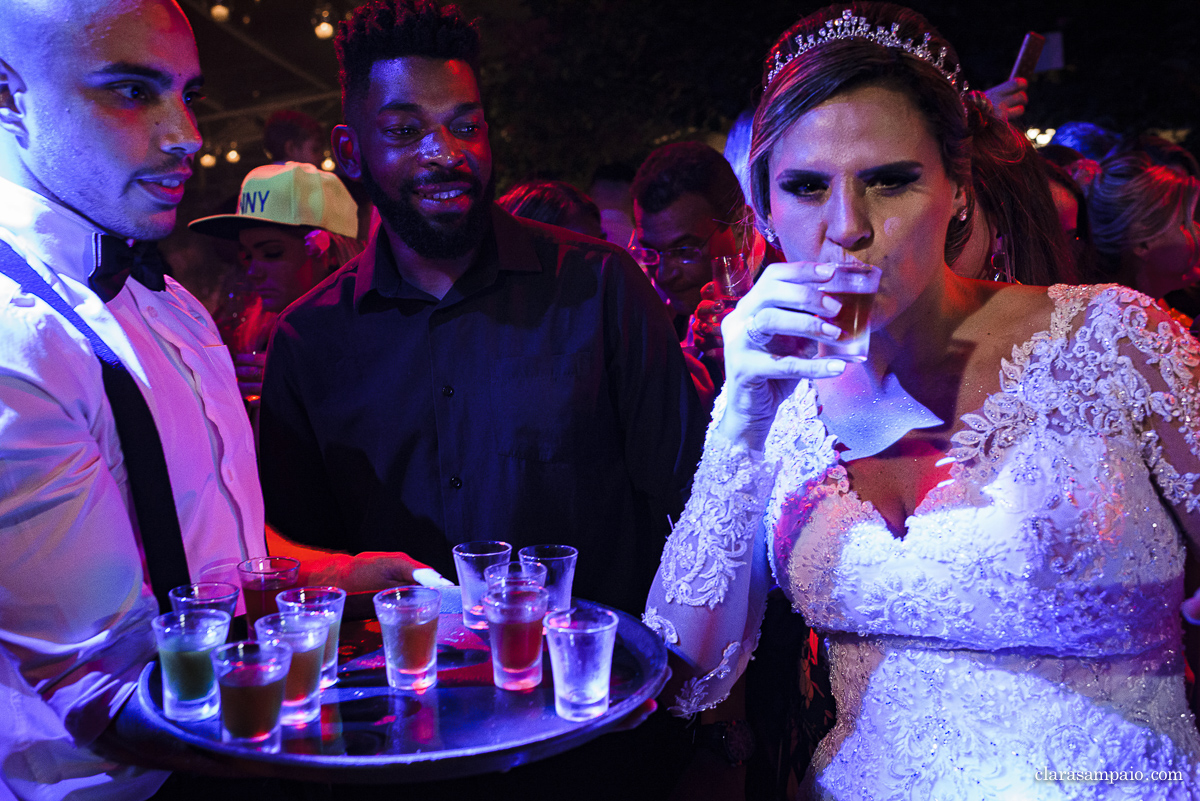 Casamento com atrações especiais, casamento com baile do Danny, casamento com bateria de escola de samba, melhor fotógrafo de casamento rio de janeiro, fotografia de casamento rio de janeiro, vestido de noiva, casando no Copacabana palace, clara Sampaio fotografia