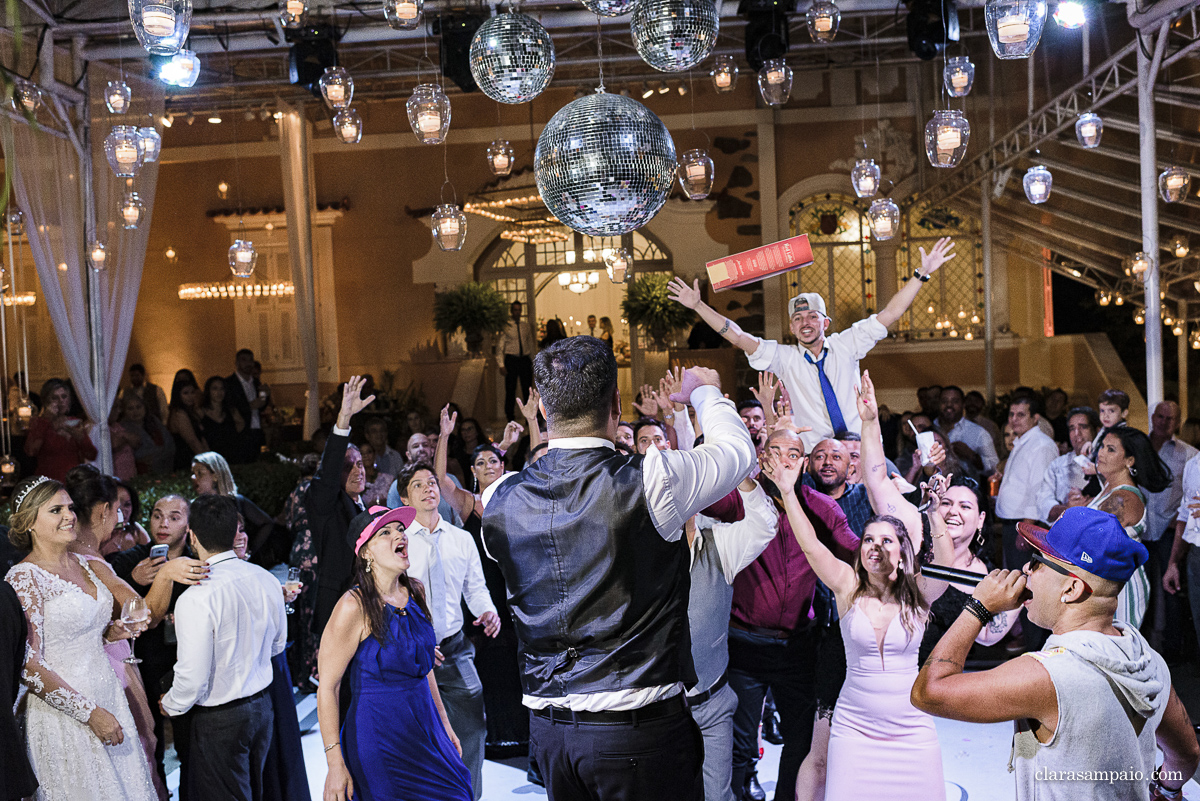 Casamento com atrações especiais, casamento com baile do Danny, casamento com bateria de escola de samba, melhor fotógrafo de casamento rio de janeiro, fotografia de casamento rio de janeiro, vestido de noiva, casando no Copacabana palace, clara Sampaio fotografia