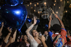 Casamento com atrações especiais, casamento com baile do Danny, casamento com bateria de escola de samba, melhor fotógrafo de casamento rio de janeiro, fotografia de casamento rio de janeiro, vestido de noiva, casando no Copacabana palace, clara Sampaio fotografia