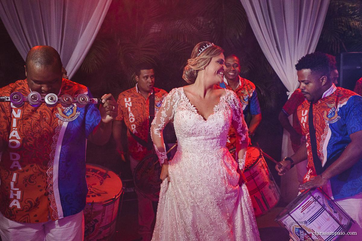 Casamento com atrações especiais, casamento com baile do Danny, casamento com bateria de escola de samba, melhor fotógrafo de casamento rio de janeiro, fotografia de casamento rio de janeiro, vestido de noiva, casando no Copacabana palace, clara Sampaio fotografia