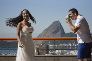 Ensaio de casal, ensaio de casal criativo, ensaio de casal divertido, ensaio de casal o que usar, ensaio de casal pré wedding, ensaio de casal rio de janeiro, melhor fotógrafo de casamento, Clara Sampaio Fotografia