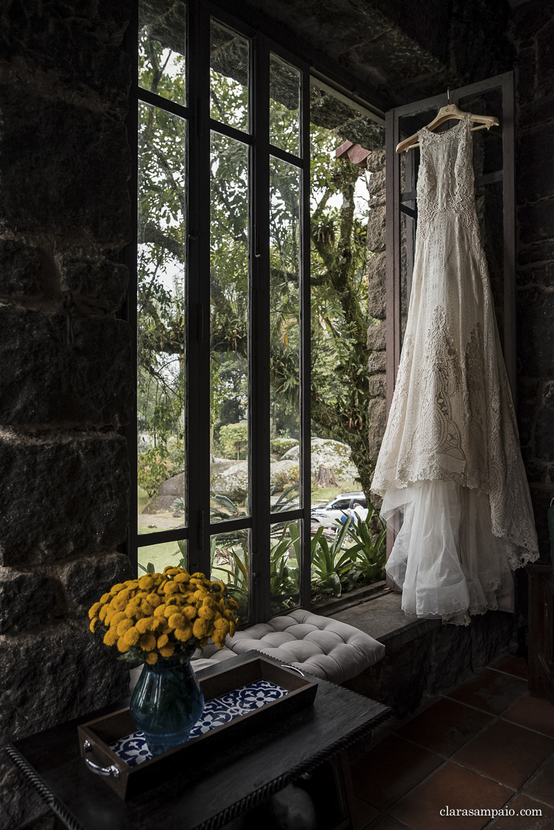 Casamento em casa, noivas 2021, noivas 2022, vestido de noiva, casamento criativo, melhor fotógrafo de casamento, fotógrafa de casamento rio de janeiro, imagens únicas, memórias, making of, cerimônia de casamento, festa de casamento, casando em casa, casando no rio de janeiro, clara Sampaio fotografia