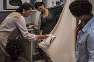 Casamento em casa, noivas 2021, noivas 2022, vestido de noiva, casamento criativo, melhor fotógrafo de casamento, fotógrafa de casamento rio de janeiro, imagens únicas, memórias, making of, cerimônia de casamento, festa de casamento, casando em casa, casando no rio de janeiro, clara Sampaio fotografia