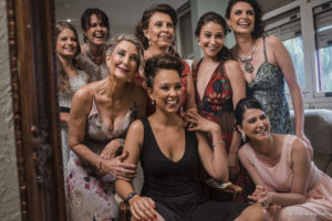 Casamento em casa, noivas 2021, noivas 2022, vestido de noiva, casamento criativo, melhor fotógrafo de casamento, fotógrafa de casamento rio de janeiro, imagens únicas, memórias, making of, cerimônia de casamento, festa de casamento, casando em casa, casando no rio de janeiro, clara Sampaio fotografia