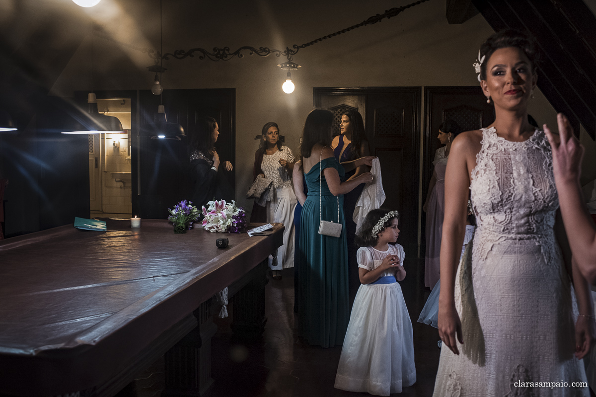 Casamento em casa, noivas 2021, noivas 2022, vestido de noiva, casamento criativo, melhor fotógrafo de casamento, fotógrafa de casamento rio de janeiro, imagens únicas, memórias, making of, cerimônia de casamento, festa de casamento, casando em casa, casando no rio de janeiro, clara Sampaio fotografia