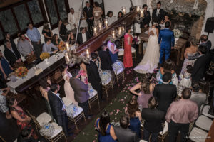 Casamento em casa, noivas 2021, noivas 2022, vestido de noiva, casamento criativo, melhor fotógrafo de casamento, fotógrafa de casamento rio de janeiro, imagens únicas, memórias, making of, cerimônia de casamento, festa de casamento, casando em casa, casando no rio de janeiro, clara Sampaio fotografia