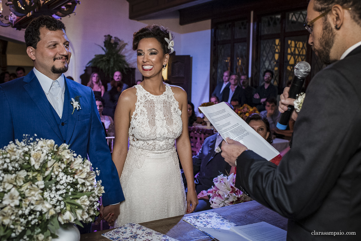 Casamento em casa, noivas 2021, noivas 2022, vestido de noiva, casamento criativo, melhor fotógrafo de casamento, fotógrafa de casamento rio de janeiro, imagens únicas, memórias, making of, cerimônia de casamento, festa de casamento, casando em casa, casando no rio de janeiro, clara Sampaio fotografia