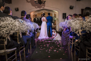 Casamento em casa, noivas 2021, noivas 2022, vestido de noiva, casamento criativo, melhor fotógrafo de casamento, fotógrafa de casamento rio de janeiro, imagens únicas, memórias, making of, cerimônia de casamento, festa de casamento, casando em casa, casando no rio de janeiro, clara Sampaio fotografia