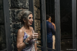 Casamento em casa, noivas 2021, noivas 2022, vestido de noiva, casamento criativo, melhor fotógrafo de casamento, fotógrafa de casamento rio de janeiro, imagens únicas, memórias, making of, cerimônia de casamento, festa de casamento, casando em casa, casando no rio de janeiro, clara Sampaio fotografia