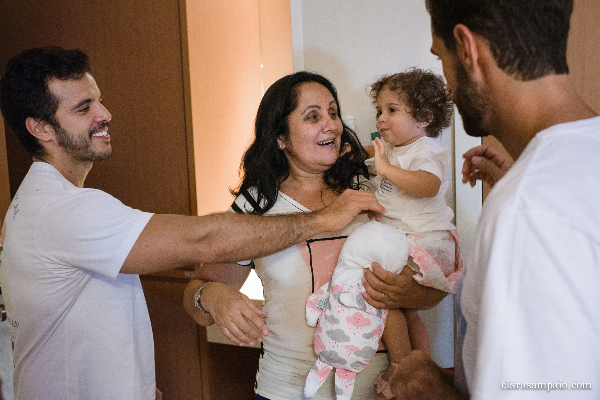 Fotografia de nascimentos, fotógrafo de parto Ribeirão Preto, fotógrafo de partos rio de janeiro, fotografia de família, fotografia documental de família, ensaio de família, maternidade, parto, cesárea, parto natural, parto humanizado, cesárea humanizada, clara Sampaio fotografia