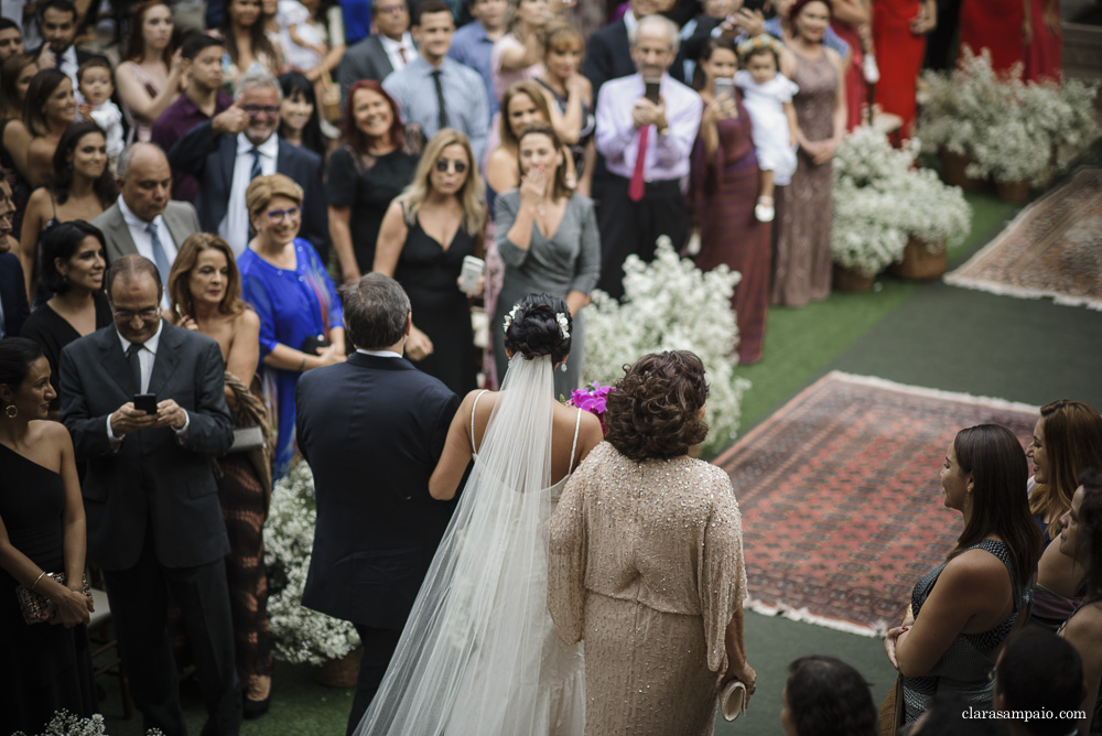 Maravilhosa Cerimônia de casamento na casa das canoas, emoção do inicio ao fim nessa cerimonia de casamento ao ar livre, amigos e familiares emocionados na cerimônia de casamento, cerimonial céu de tule impecável na cerimônia de casamento na casa das canoas, Clara Sampaio fotografia