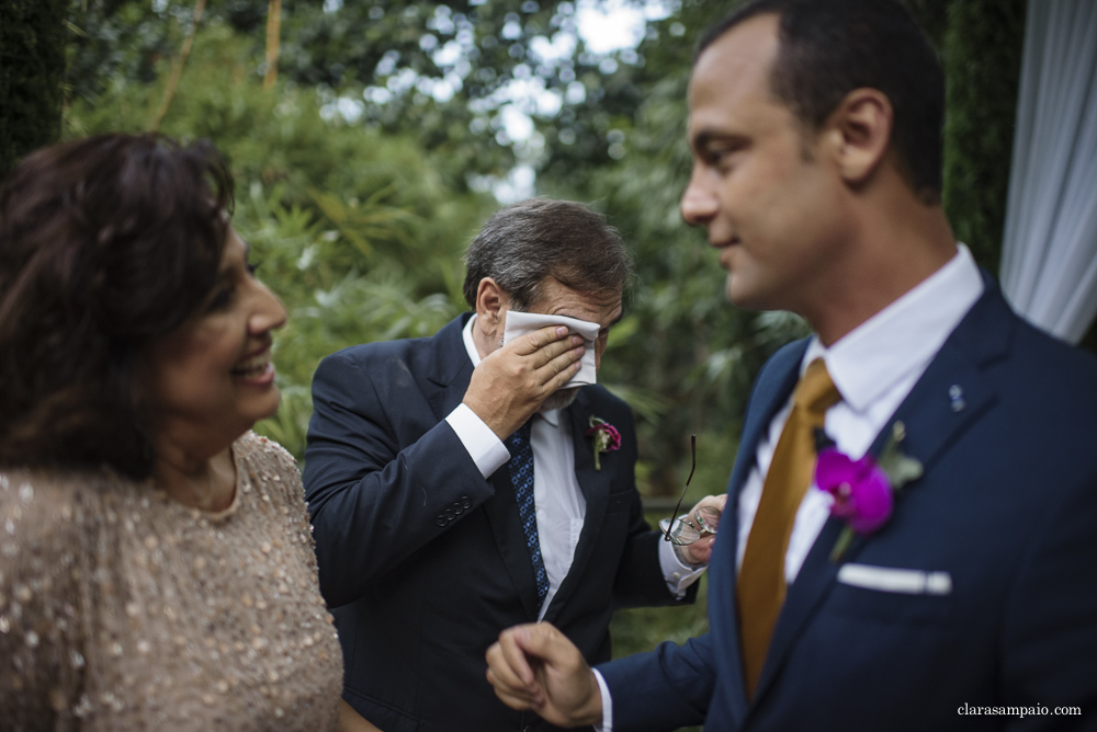 Maravilhosa Cerimônia de casamento na casa das canoas, emoção do inicio ao fim nessa cerimonia de casamento ao ar livre, amigos e familiares emocionados na cerimônia de casamento, cerimonial céu de tule impecável na cerimônia de casamento na casa das canoas, Clara Sampaio fotografia