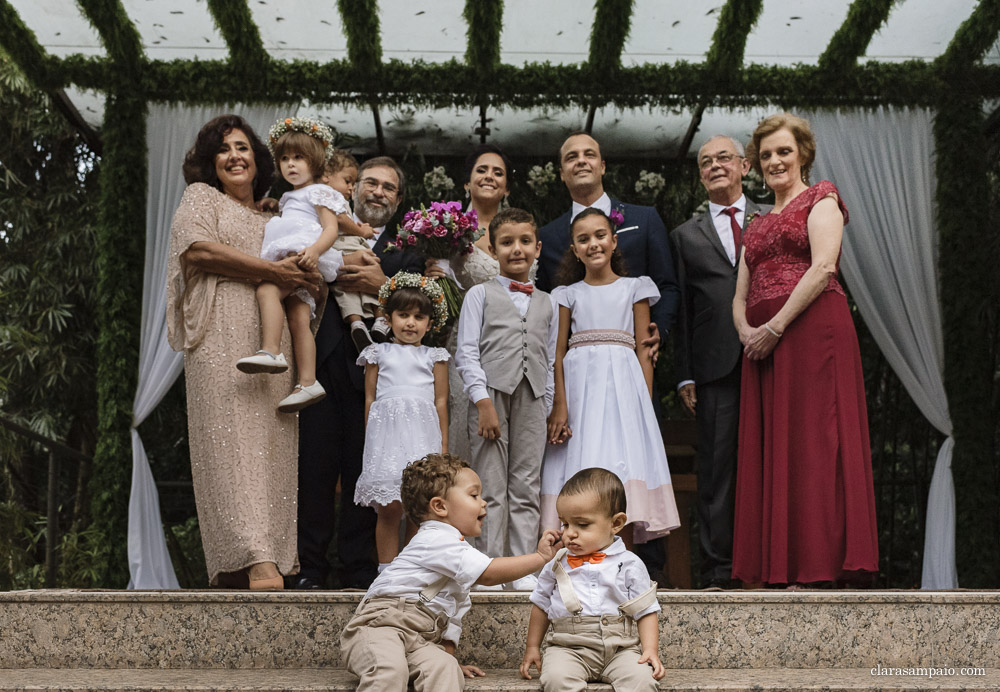 Maravilhosa Cerimônia de casamento na casa das canoas, emoção do inicio ao fim nessa cerimonia de casamento ao ar livre, amigos e familiares emocionados na cerimônia de casamento, cerimonial céu de tule impecável na cerimônia de casamento na casa das canoas, Clara Sampaio fotografia