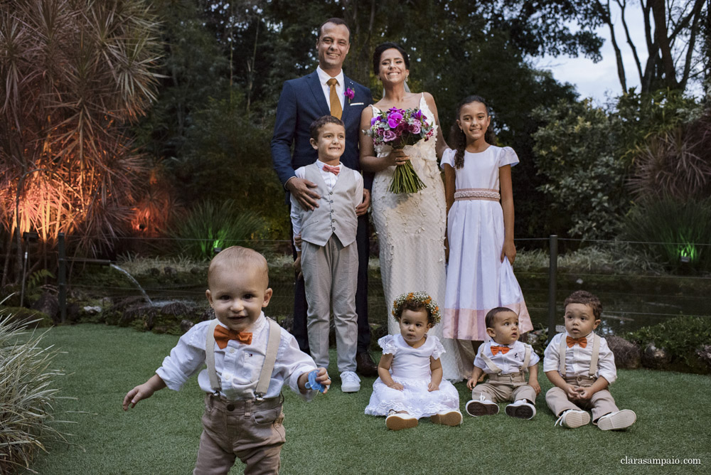 Maravilhosa Cerimônia de casamento na casa das canoas, emoção do inicio ao fim nessa cerimonia de casamento ao ar livre, amigos e familiares emocionados na cerimônia de casamento, cerimonial céu de tule impecável na cerimônia de casamento na casa das canoas, Clara Sampaio fotografia