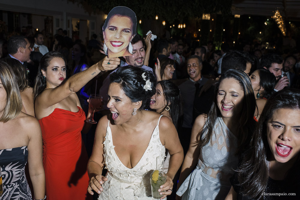 Festa maravilhosa do casamento na casa das canoas, recepção impecável organizada pelo cerimonial céu de tule, festa de casamento mais linda e colorida na casa das canoas, Isabela e Bernardo se casaram em uma festa linda na casa das canoas, festa de casamento especial e cheia de amor na casa das canoas no rio de janeiro