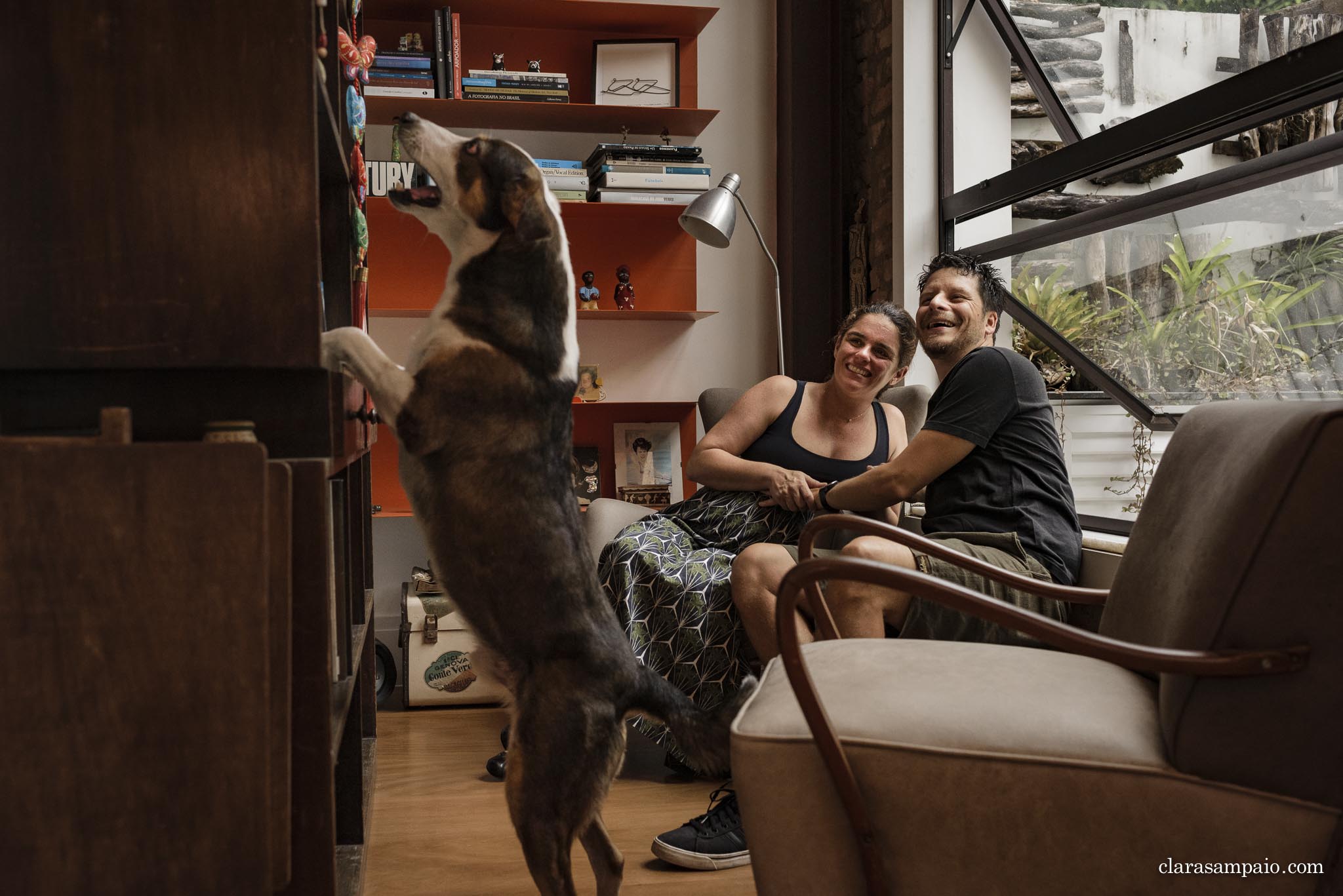 Ensaio de gestante em casa, ensaio de gestante, ensaio de família, fotografia documental, fotografia de família, melhor fotógrafa de partos rio de janeiro, melhor fotógrafa de ensaio de gestante, ensaio de gestante criativo, ensaio de gestante que roupa usar, Clara Sampaio Fotografia