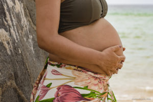 Ensaio de gestante com pet, Ensaio de gestante criativo, Ensaio de gestante ao ar livre, Ensaio de gestante o que usar, Ensaio de gestante na praia, melhor fotógrafa de parto, melhor fotógrafa de família, melhor fotógrafa de peto, clara Sampaio fotografia