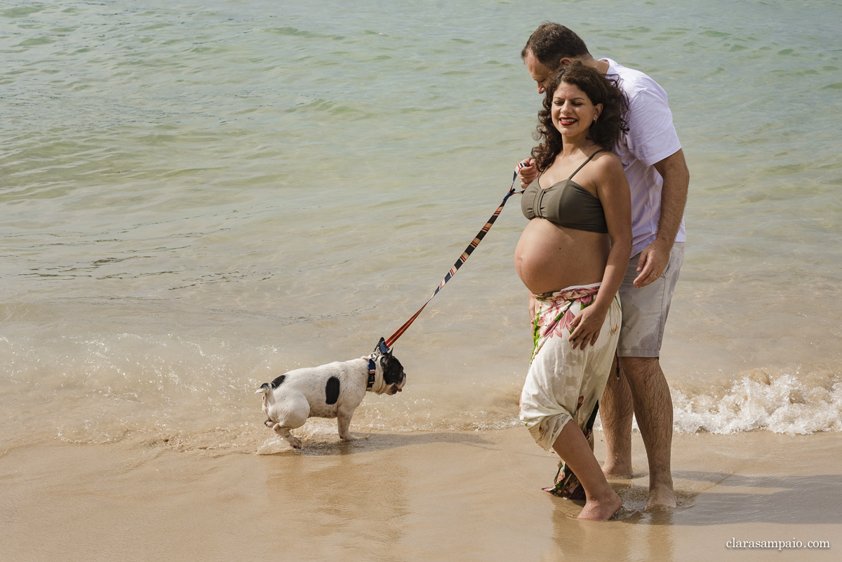 Ensaio de gestante com pet, Ensaio de gestante criativo, Ensaio de gestante ao ar livre, Ensaio de gestante o que usar, Ensaio de gestante na praia, melhor fotógrafa de parto, melhor fotógrafa de família, melhor fotógrafa de peto, clara Sampaio fotografia