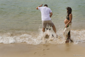 Ensaio de gestante com pet, Ensaio de gestante criativo, Ensaio de gestante ao ar livre, Ensaio de gestante o que usar, Ensaio de gestante na praia, melhor fotógrafa de parto, melhor fotógrafa de família, melhor fotógrafa de peto, clara Sampaio fotografia